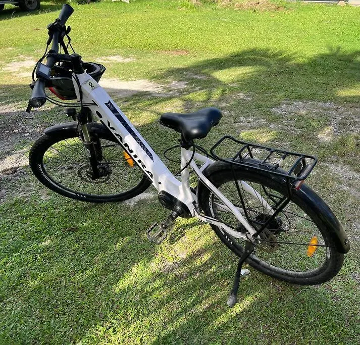 샬레 파레 Tiny House Et Un Velo A Assistance Electrique 빌라